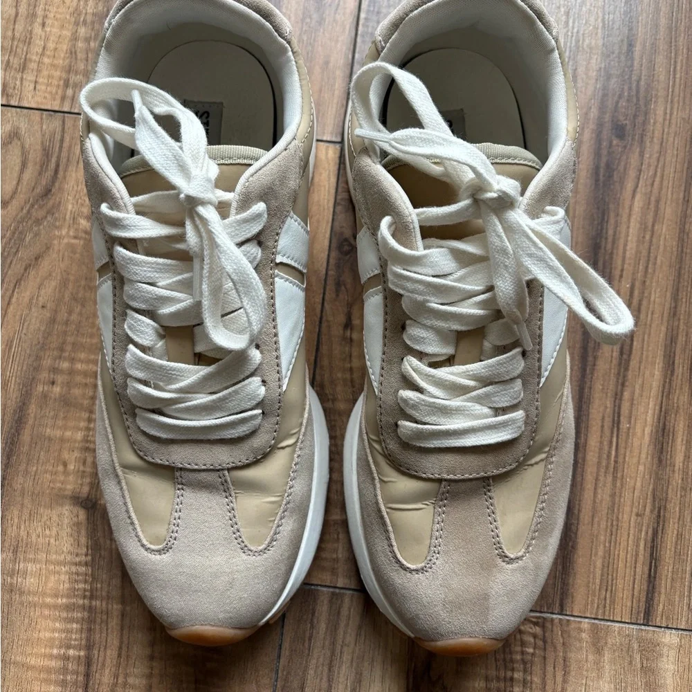 Steve Madden Women's Escapade Retro-Inspired Sneakers with Chunky Midsole - Picture 3 of 11